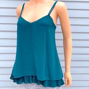 New White House Black Market top